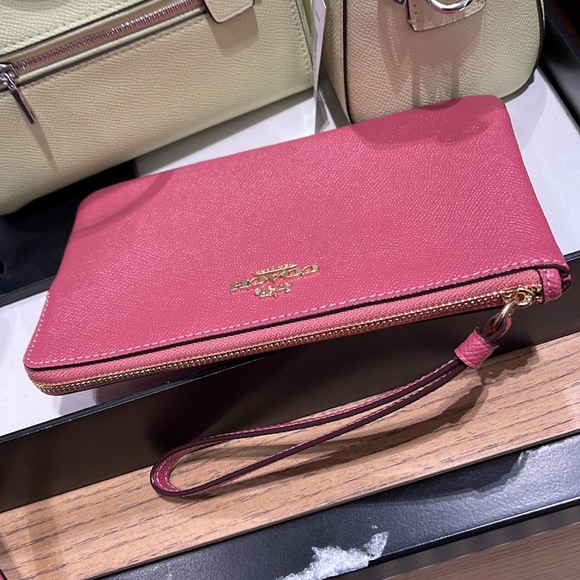 Coach Large Corner Zip Wristlet
IM/Rouge - Picture 6 of 16